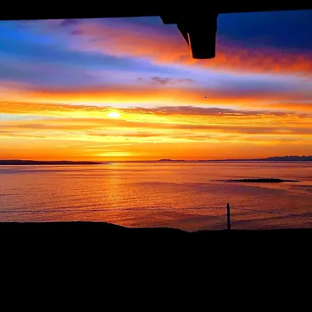 Coastal Hideaway Pod Affittacamere